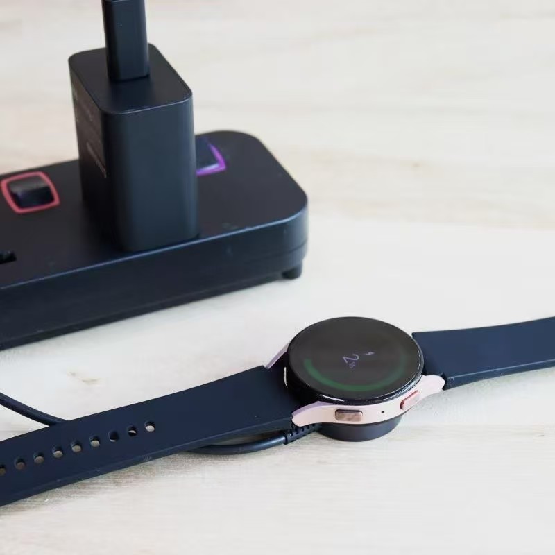 Controller Charging Dock - Base di Ricarica Wireless Magnetica USB-C